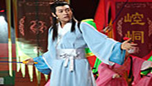 王野化身“武当掌门” 演绎《你好毒》